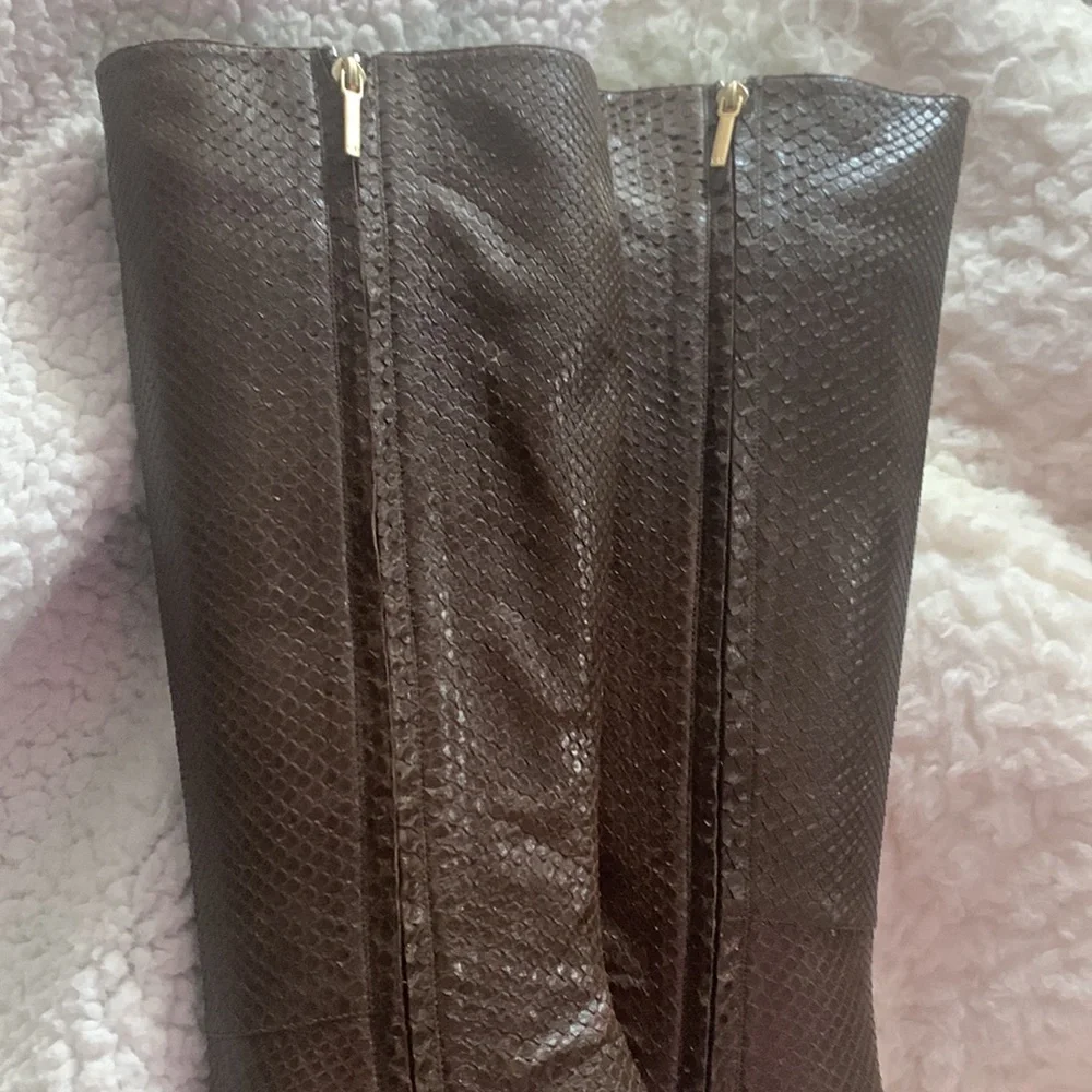 Dior knee high Italian leather boots. Never  used dark brown size 37 EU 6.5 US. - Picture 5 of 6